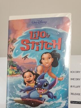 Walt Disney Lilo & Stitch Colorful Surf Art Cover - Blue, Red, Pink